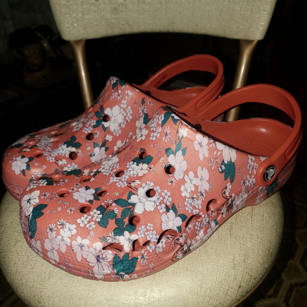 New without tags size 11  in woman 9 in man Crocs